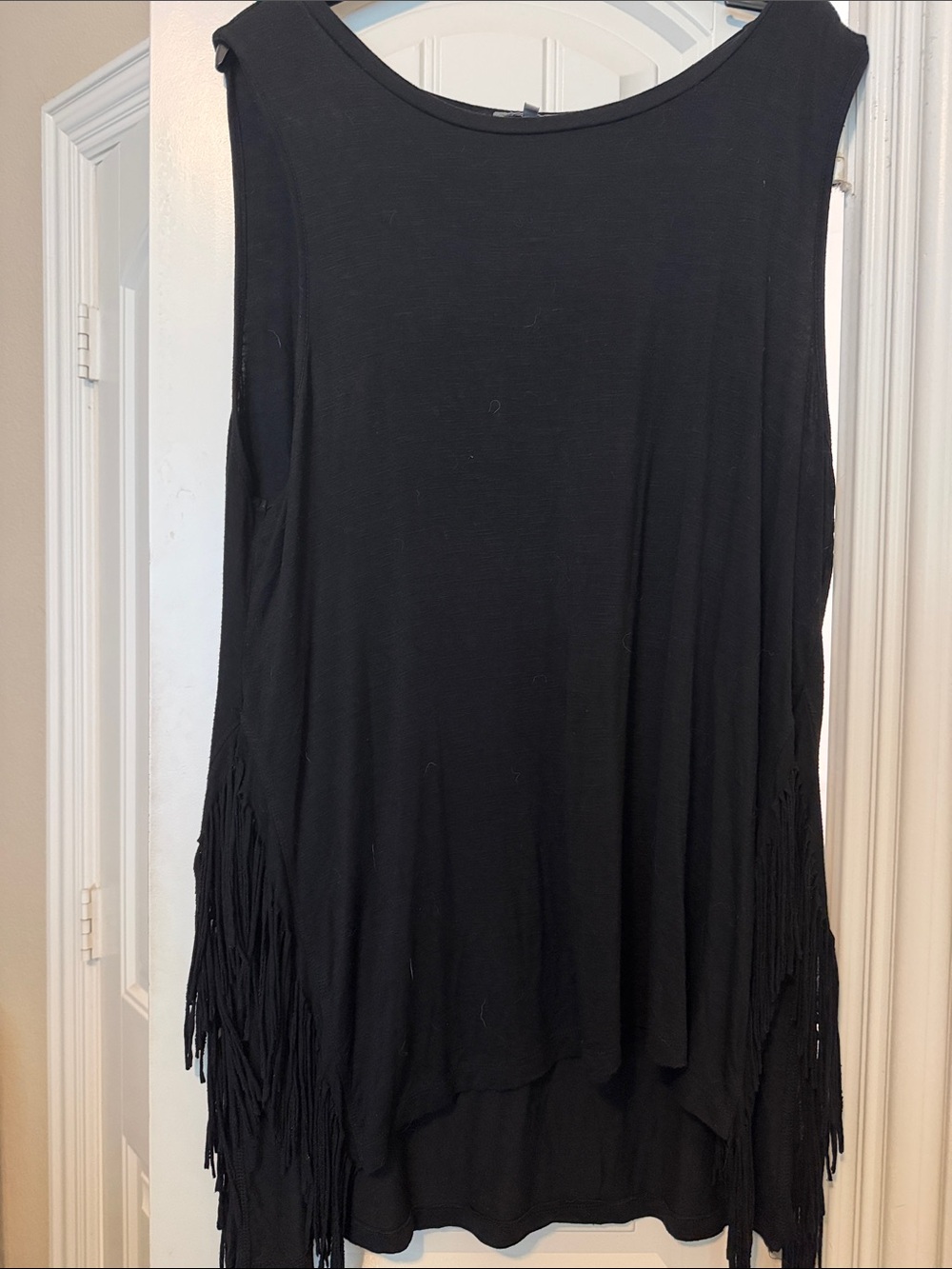 JODIFL Black Sleeveless Fringe Tunic Tank